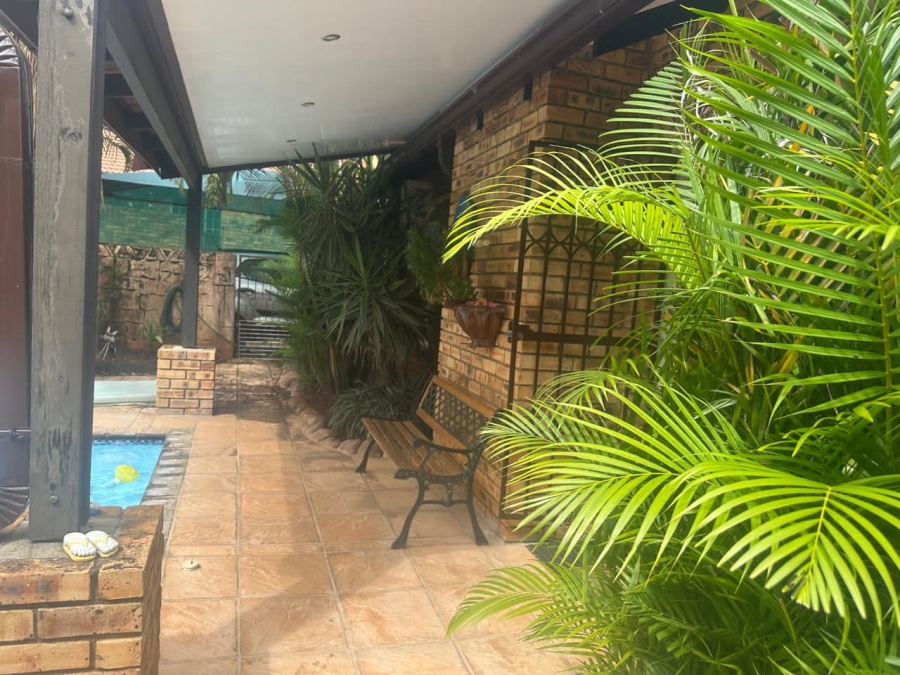 3 Bedroom Property for Sale in Safari Gardens North West